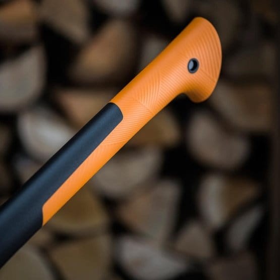 fiskars-splitting-axe-handle_productimage.jpg